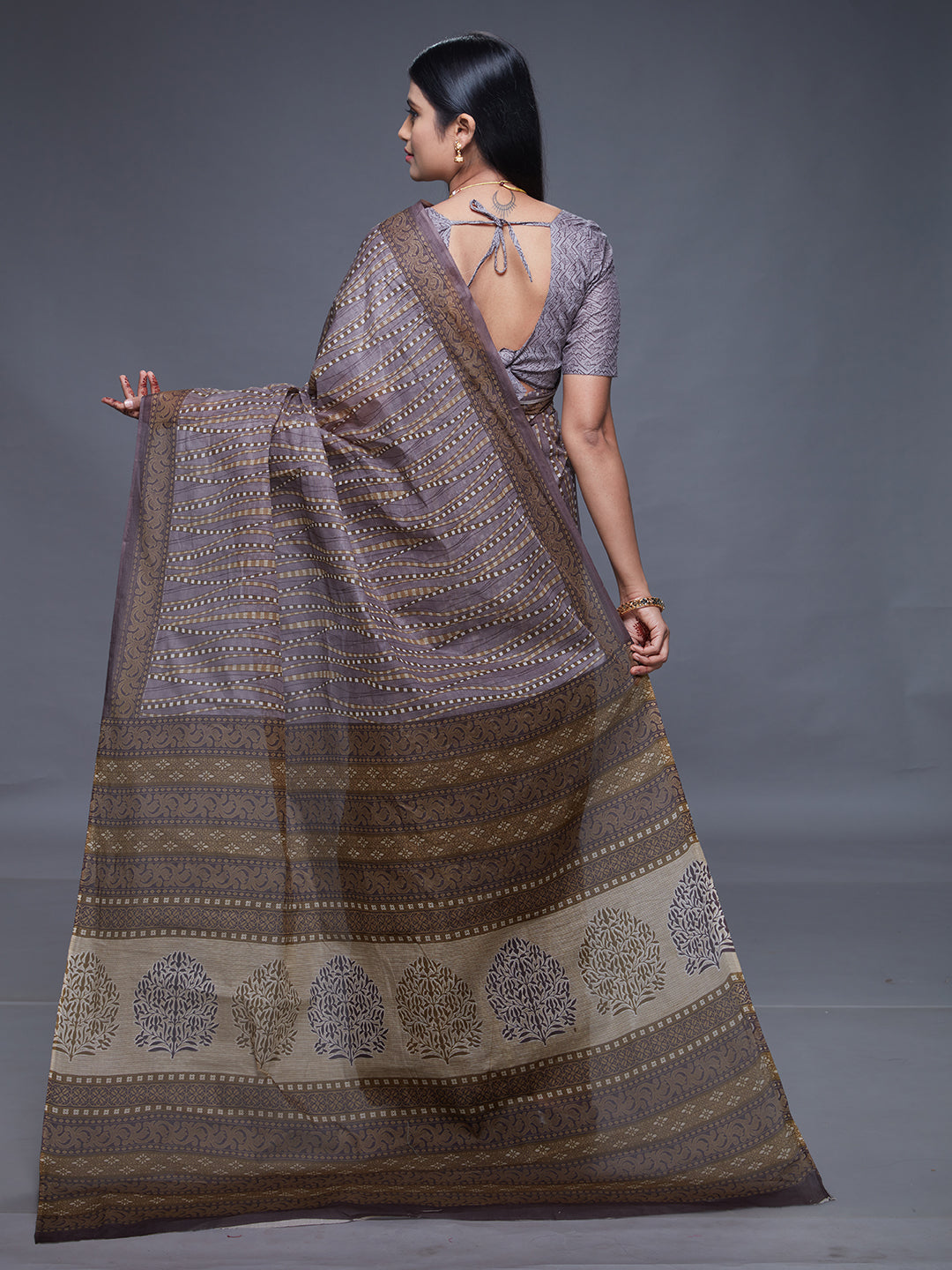 CHANDANI Grey Printed Pure Cotton Saree
