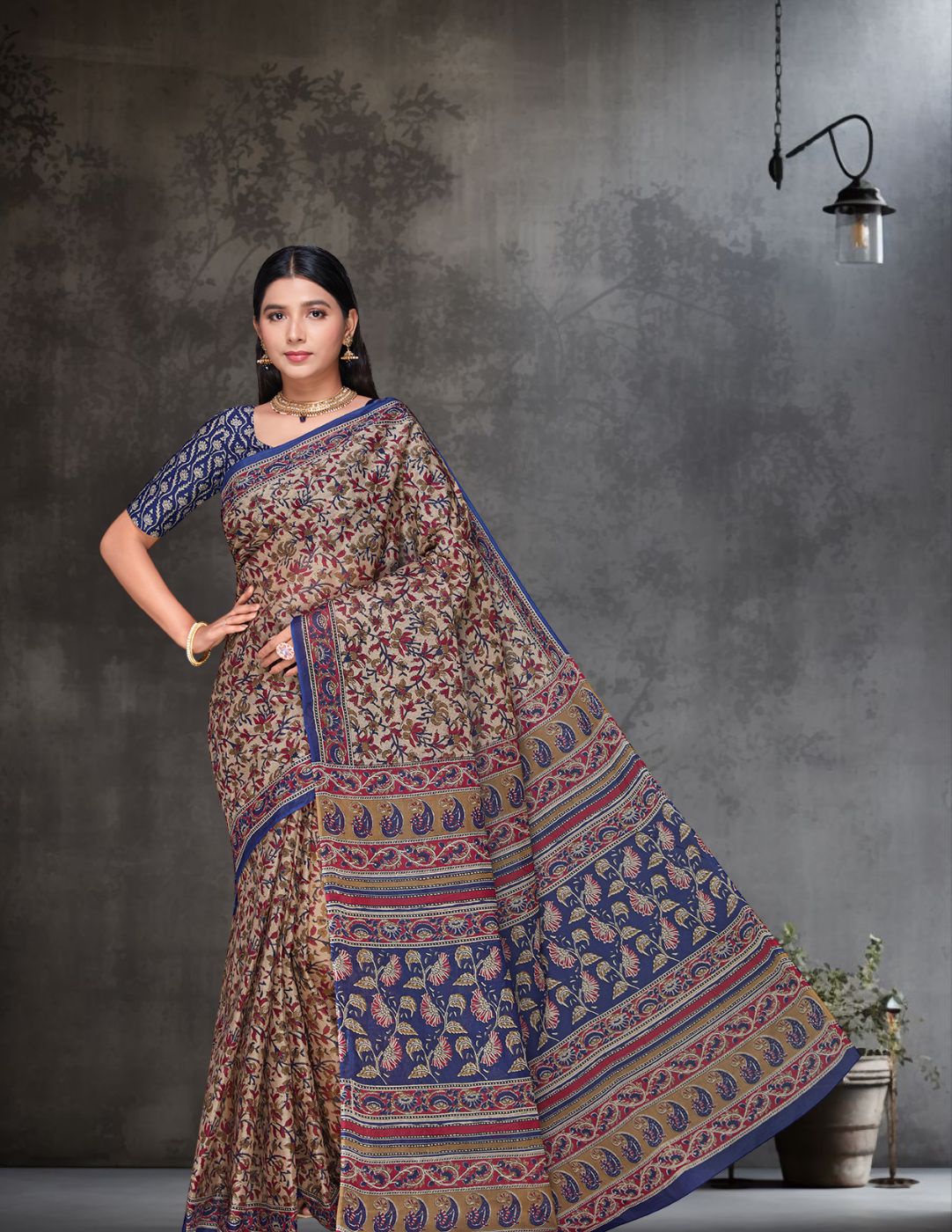 KALAMKARI Beige Printed Pure Cotton Saree