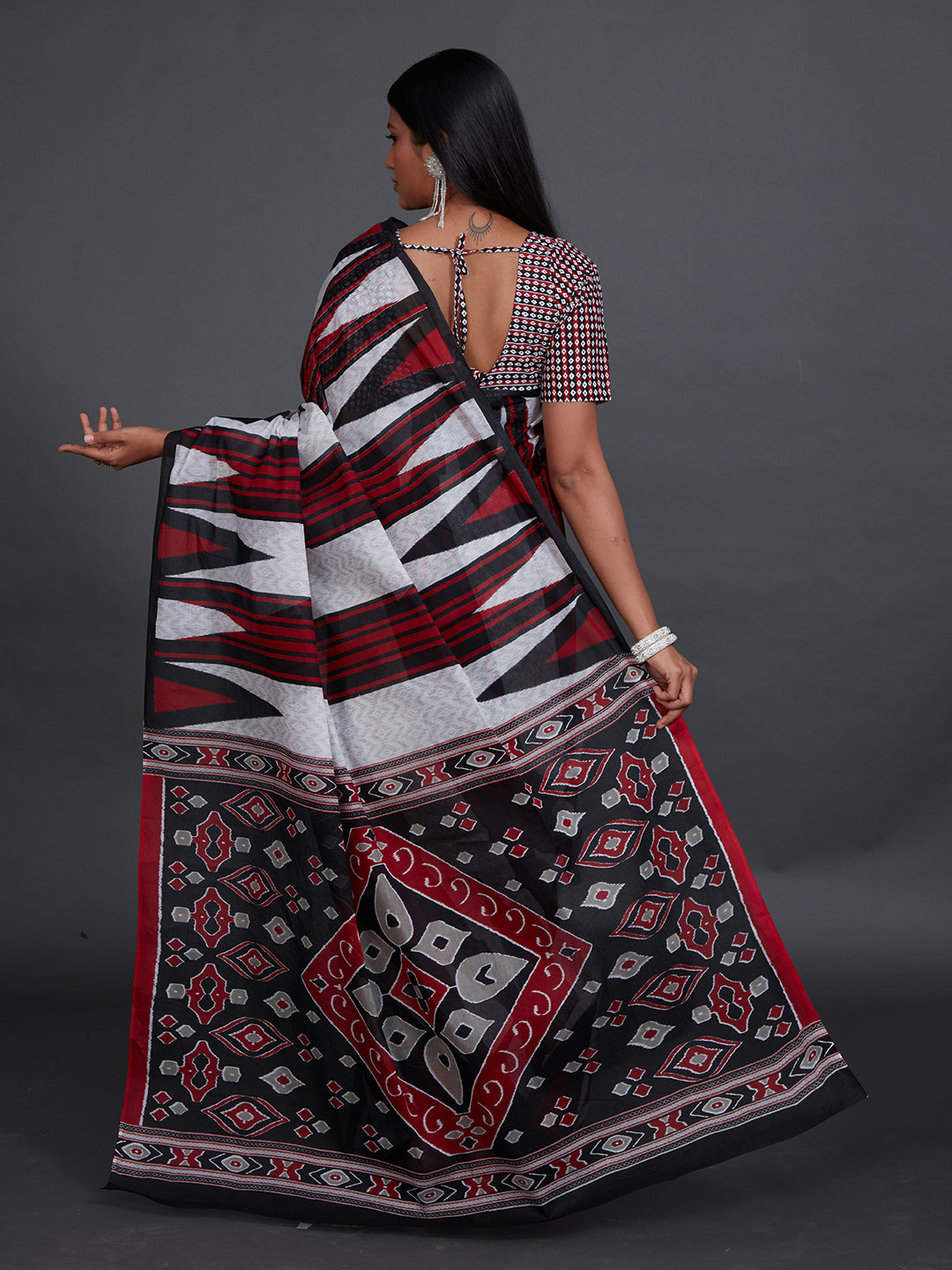 ORISHA COTTON Maroon Sambalpuri Printed Pure Cotton Saree