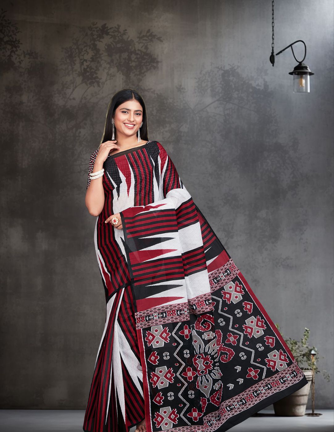 ODISHA COTTON Black Sambalpuri Printed Pure Cotton Saree