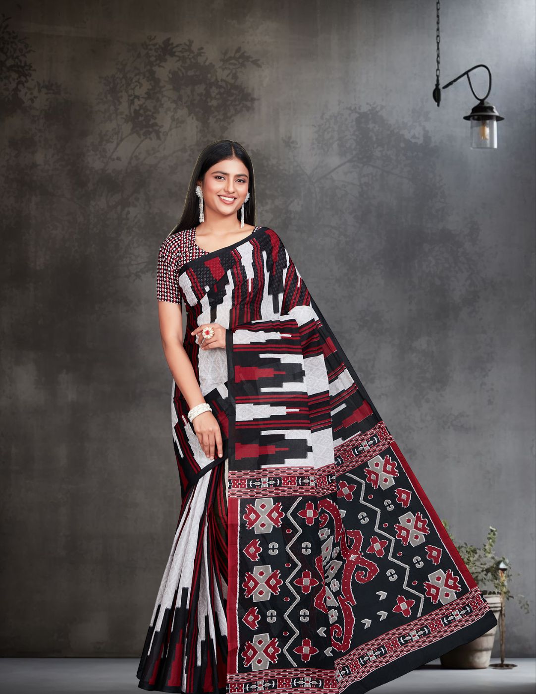 ODISHA COTTON Black Sambalpuri Printed Pure Cotton Saree