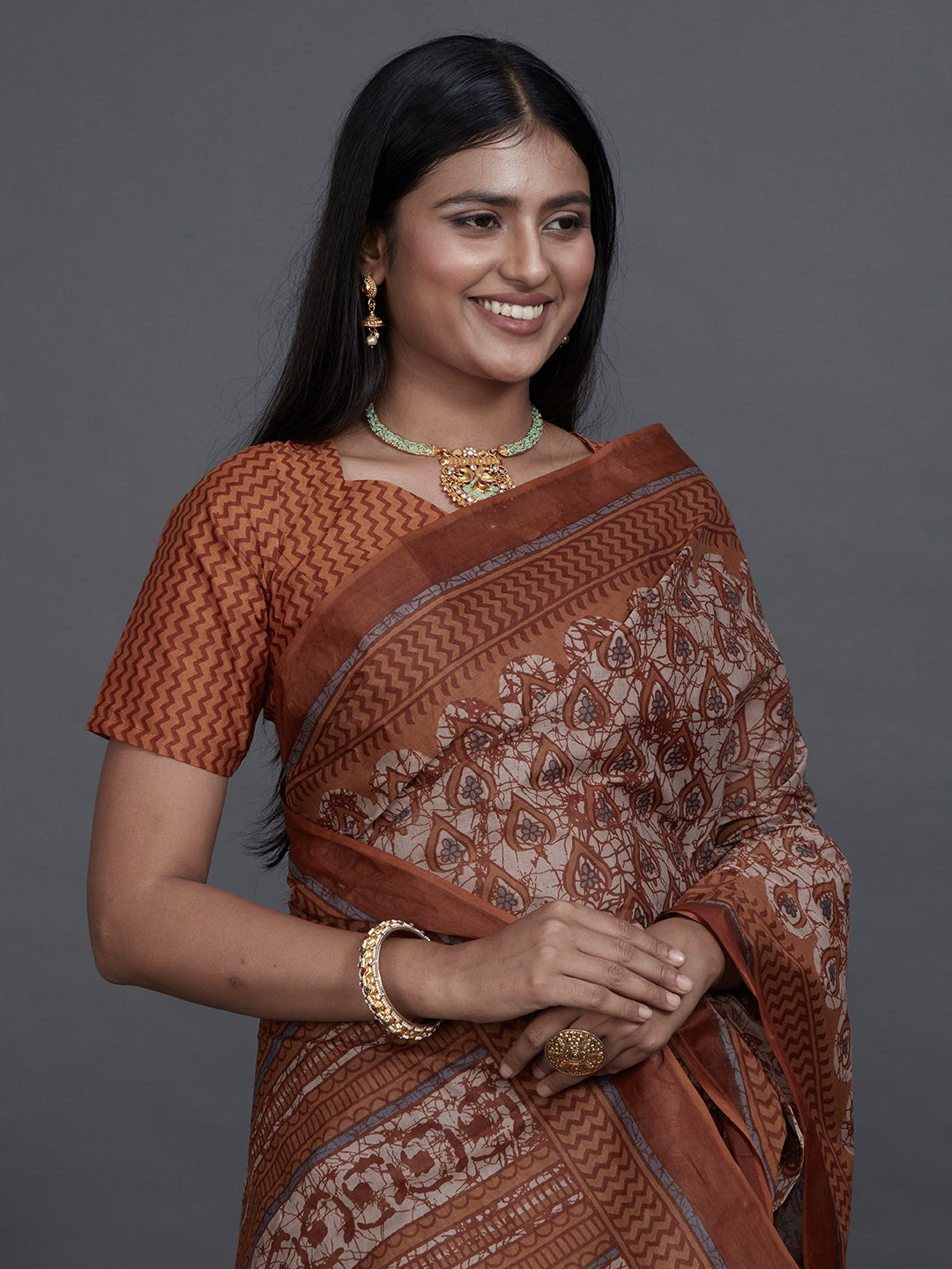 ANJLEE Brown Printed Pure Cotton Saree
