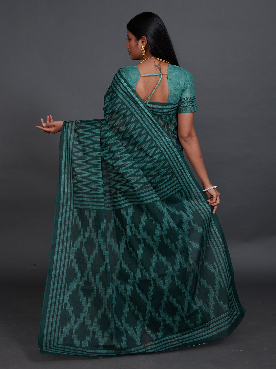 ANJLEE Green Printed Pure Cotton Saree