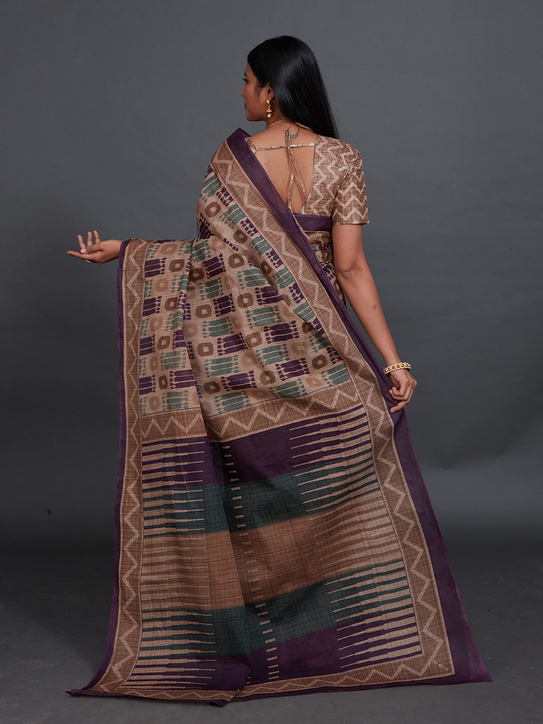 ANJLEE Brown Printed Pure Cotton Saree