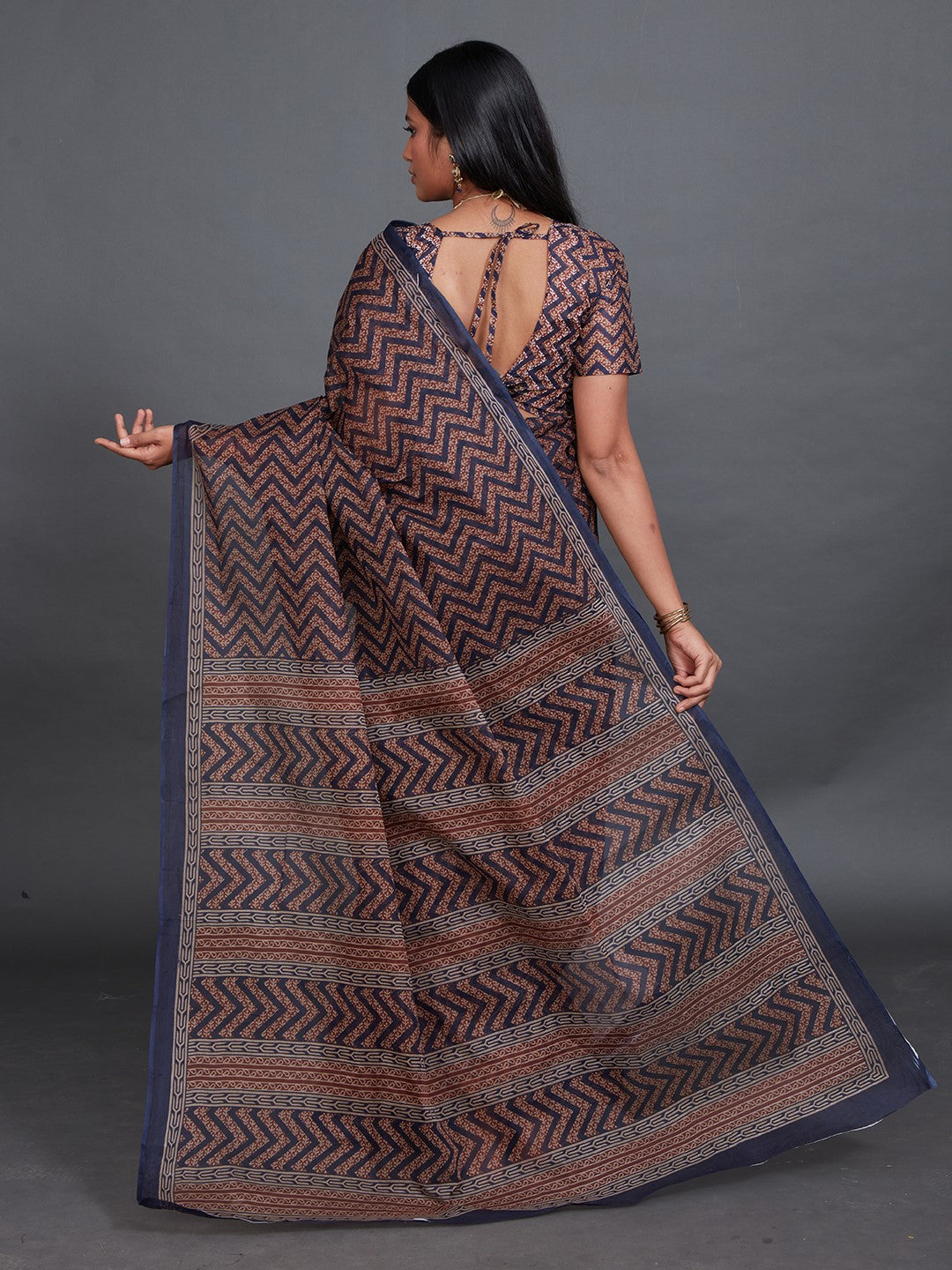 SAMAIRA Navy Blue Printed Pure Cotton Saree