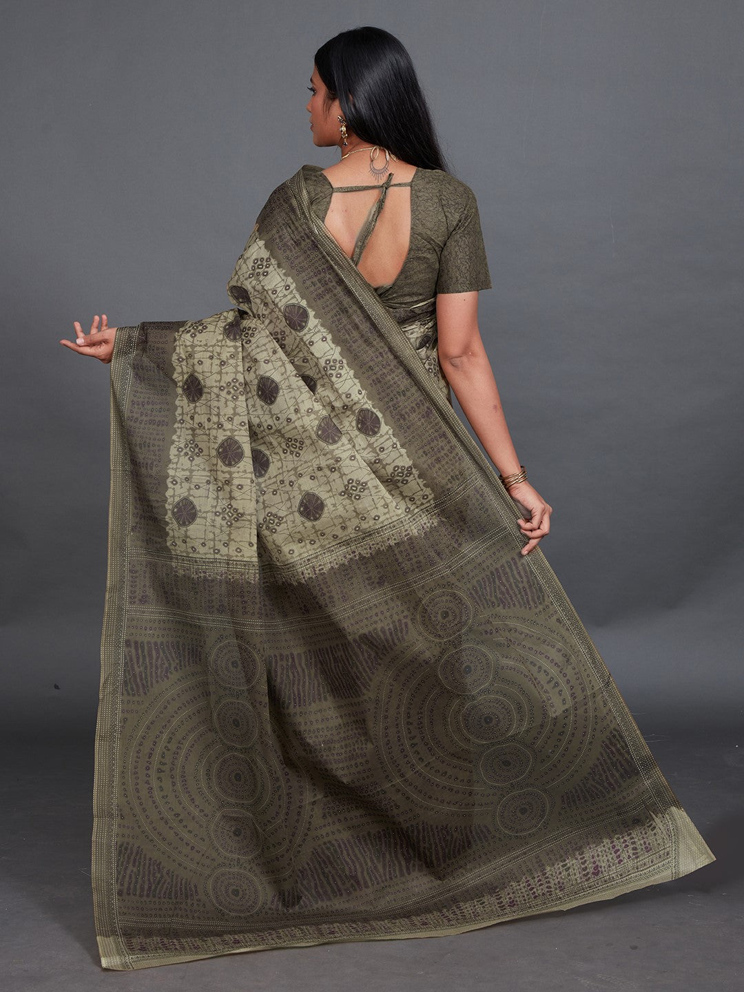 SAMAIRA Olive Printed Pure Cotton Saree