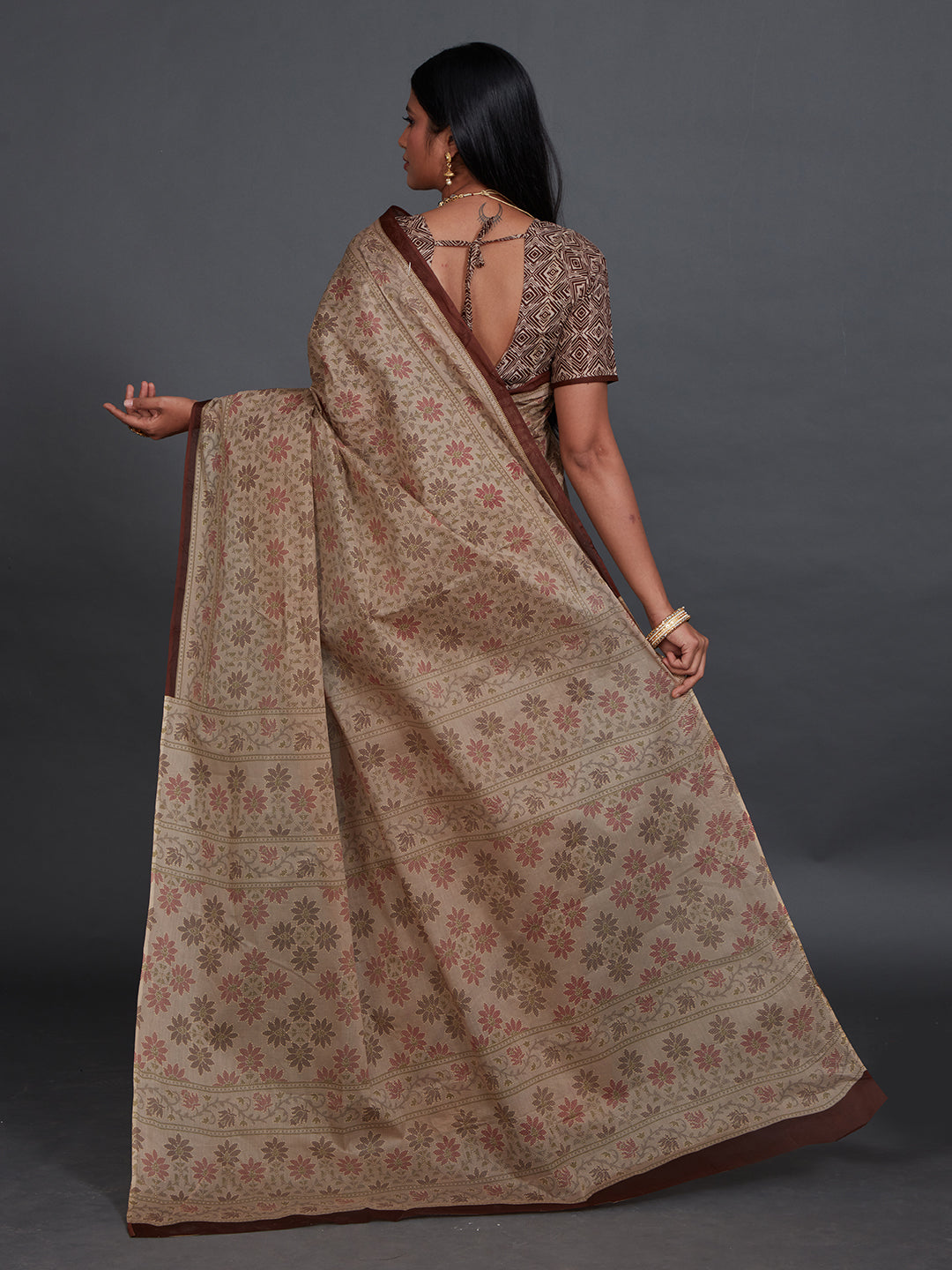 KRISHIKA Beige Printed Pure Cotton Saree