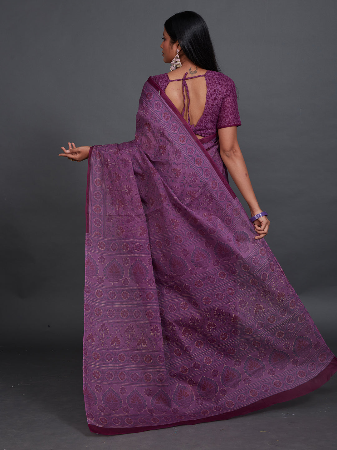 KRISHIKA Purple Printed Pure Cotton Saree