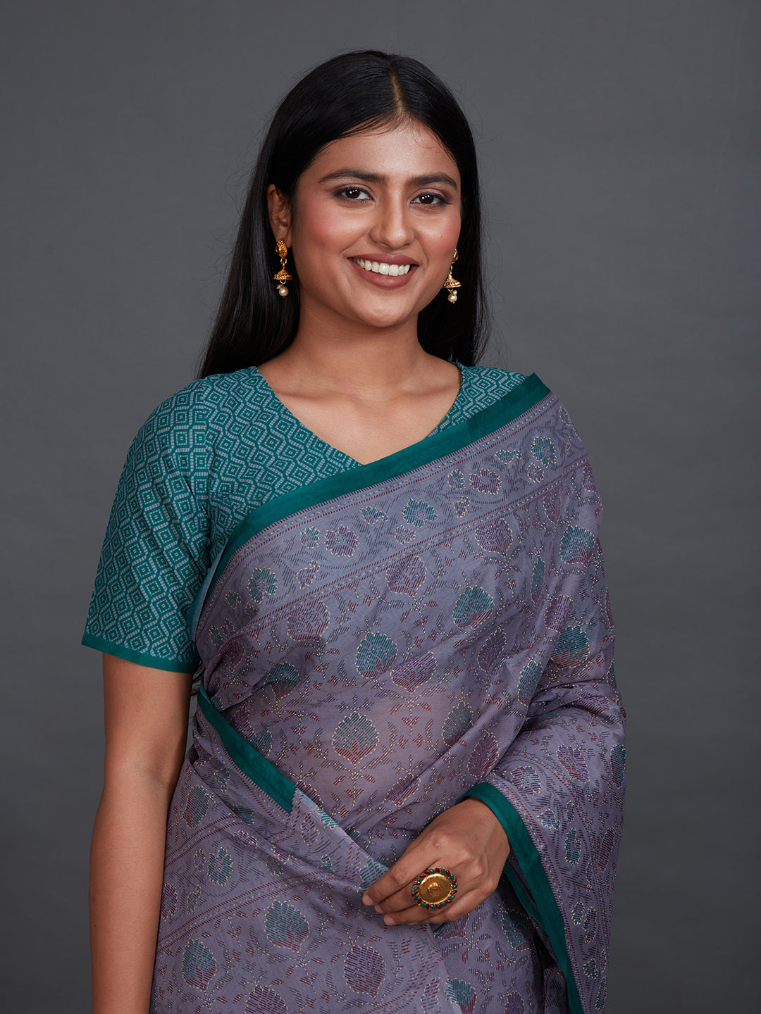 KRISHIKA Grey Printed Pure Cotton Saree