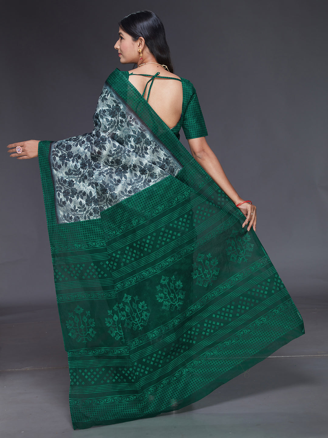 MISS INDIA Green Floral Printed Pure Cotton Saree