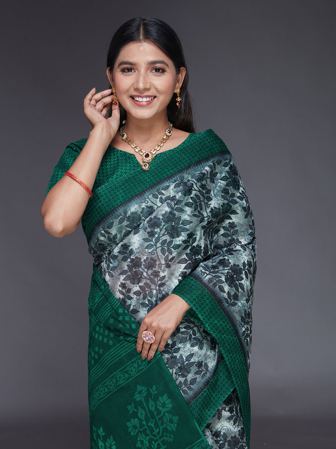 MISS INDIA Green Floral Printed Pure Cotton Saree