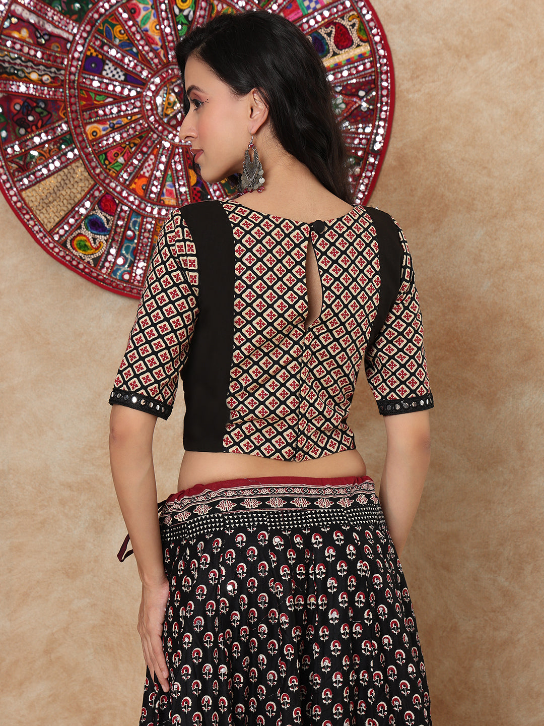 Black Cotton Boat Neck Padded Readymade Blouse