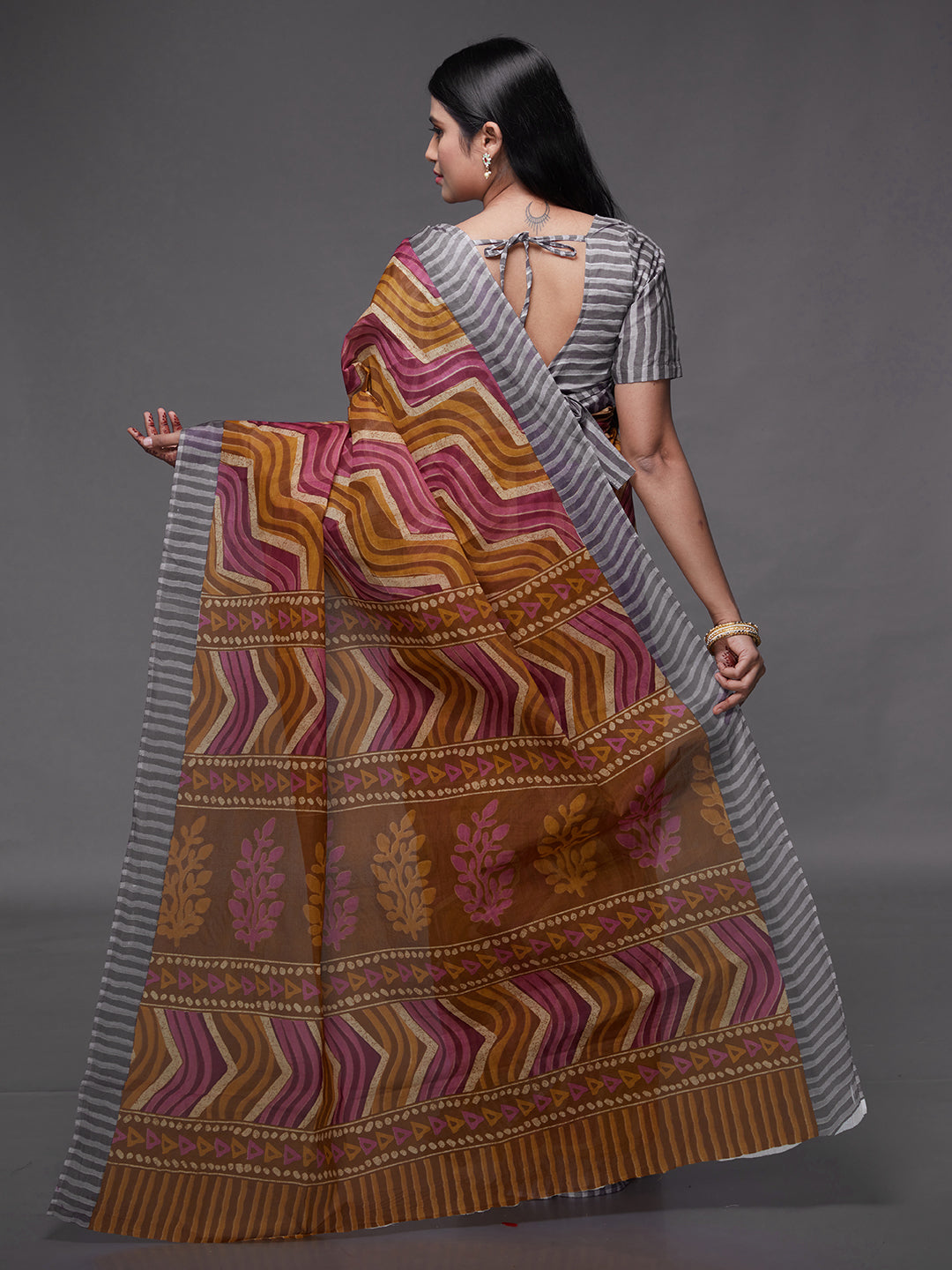 PARINITA Grey Leheriya Printed Pure Cotton Saree