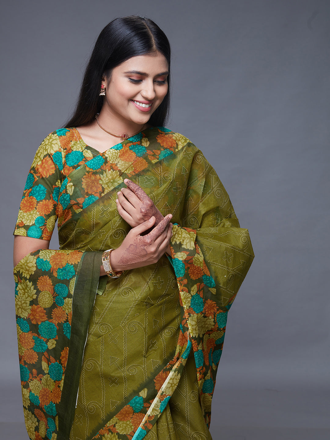 SUMANGALI Olive Printed Pure Cotton Saree