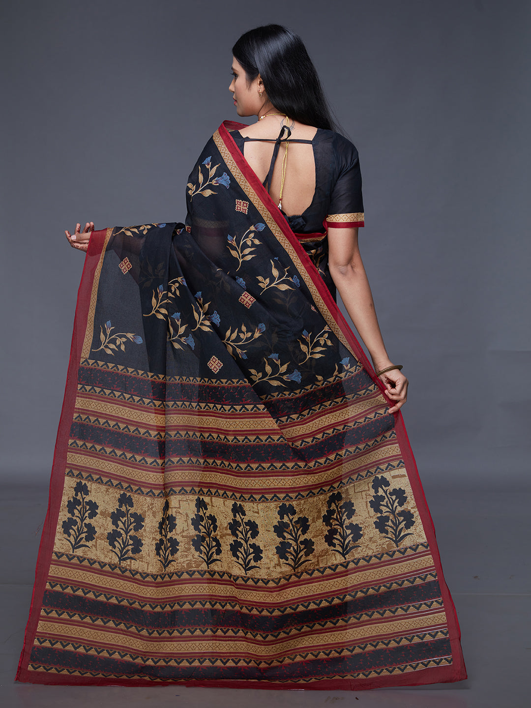 ADVIKA Black Floral Printed Pure Cotton Saree