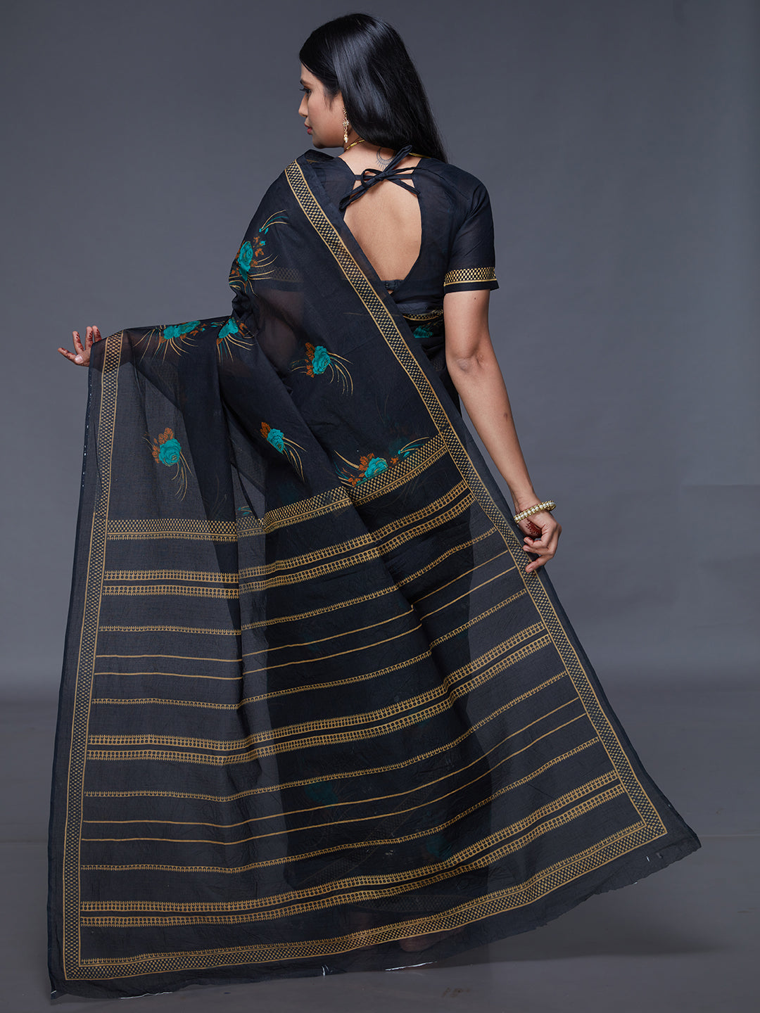 ADVIKA Black Floral Printed Pure Cotton Saree