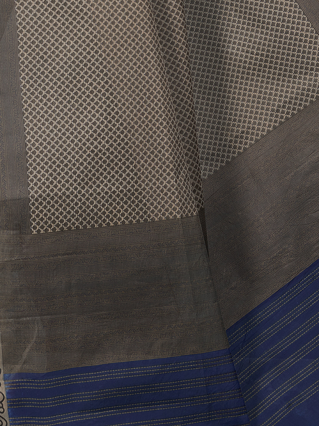 NIHARIKA Grey Printed Pure Cotton Saree