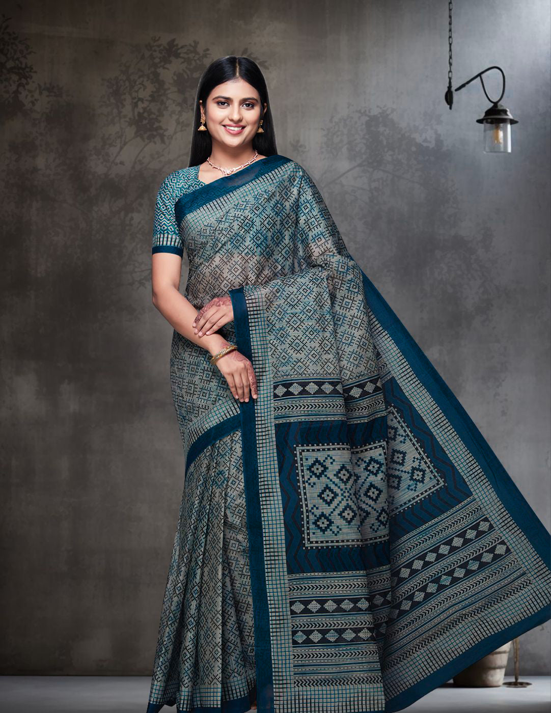 KASHMIRA Grey Printed Pure Cotton Saree