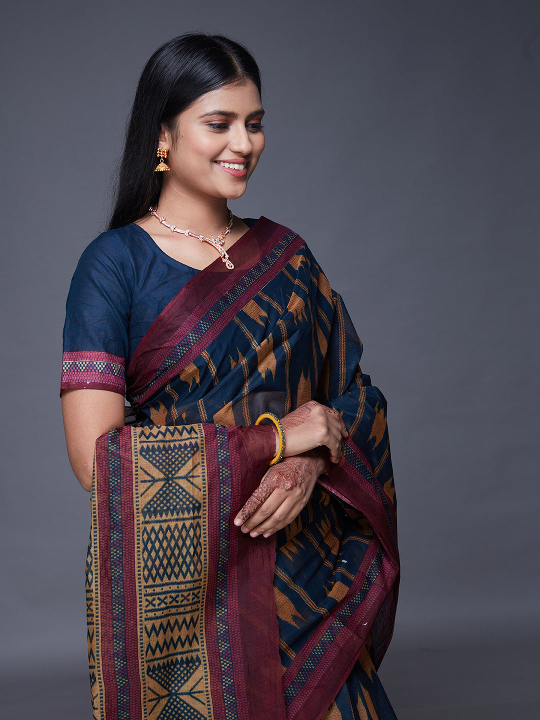 KASHMIRA Navy Blue Printed Pure Cotton Saree