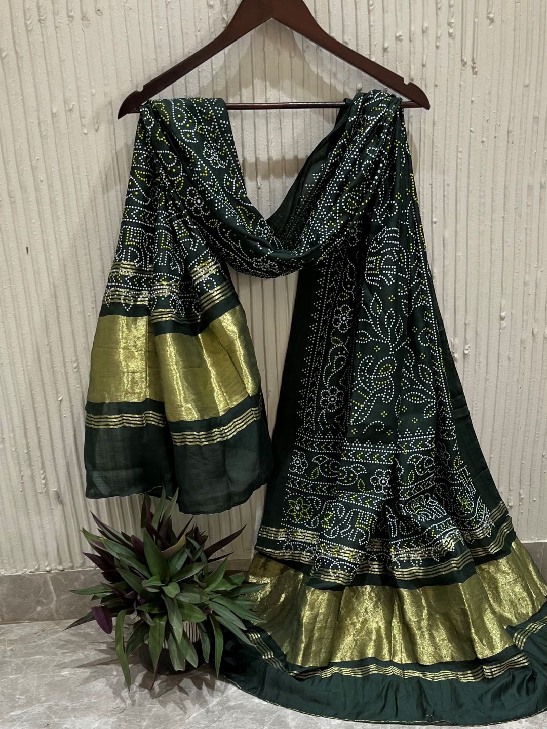 Green Silk Bandhani Printed Dupatta With Zari Border