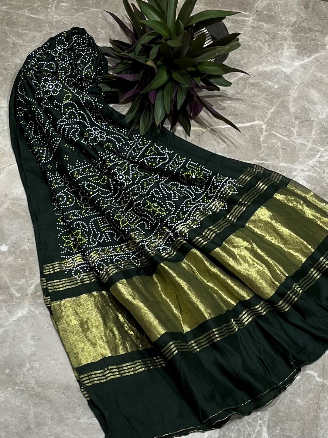 Green Silk Bandhani Printed Dupatta With Zari Border