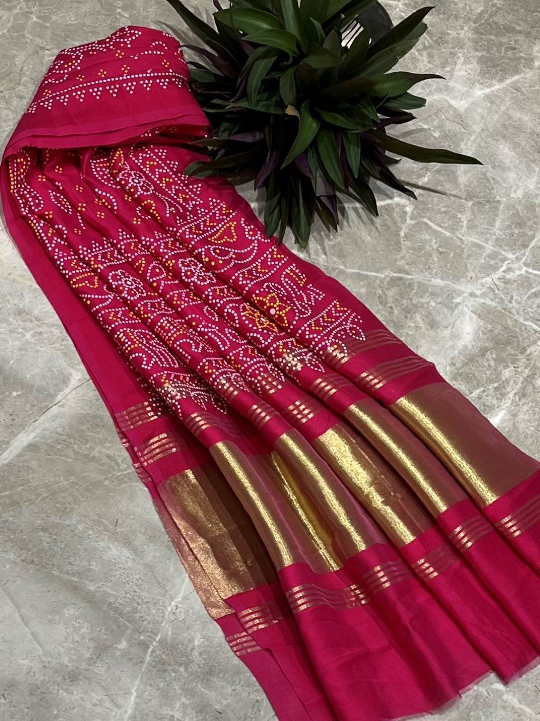 Pink Silk Bandhani Printed Dupatta With Zari Border