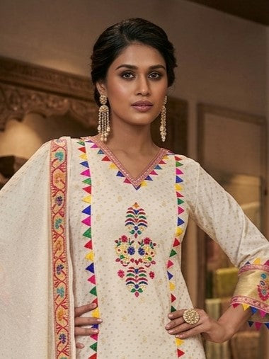Off White Banarasi Chanderi Silk Kurta & Dupatta