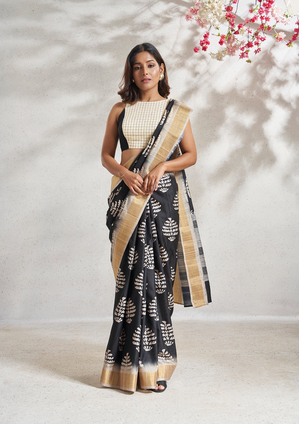 Black & White Cotton Sleeveless Readymade Blouse